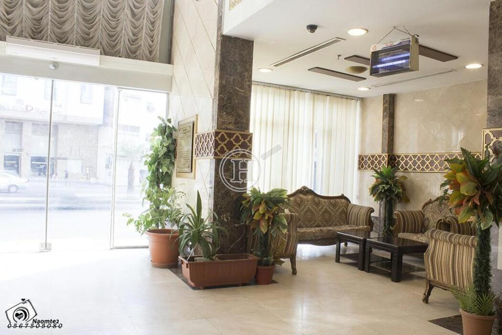 Popular attractions Area Nearby Property
